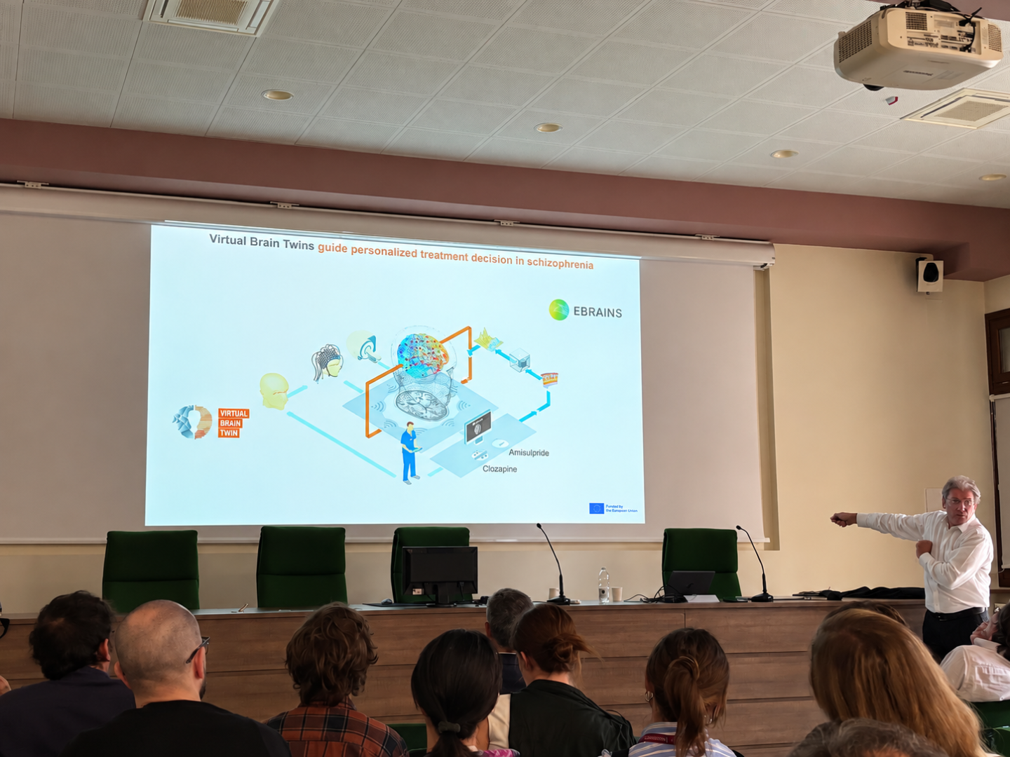 Viktor Jirsa delivering his lecture at PNC in Padova