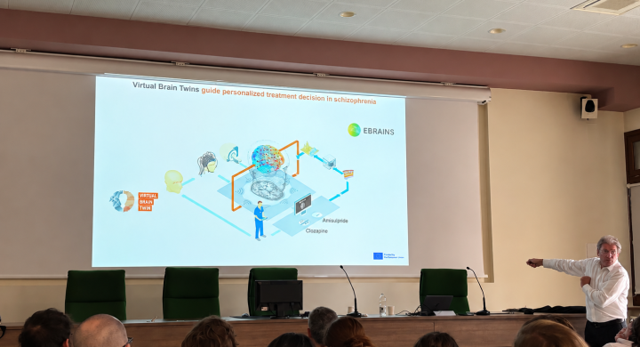 Viktor Jirsa delivering his lecture at PNC in Padova