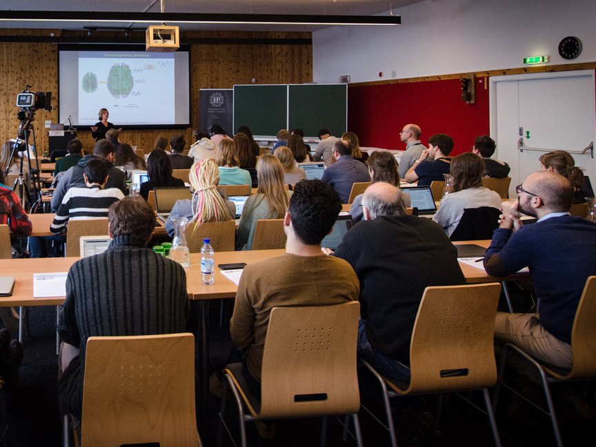 Image of neuroscience students in a classroom