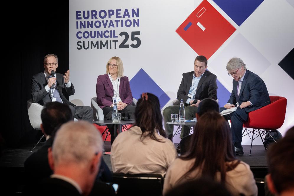 EBRAINS Chief Infrastructure Officer, Prof. Jan Bjaalie, at a workshop