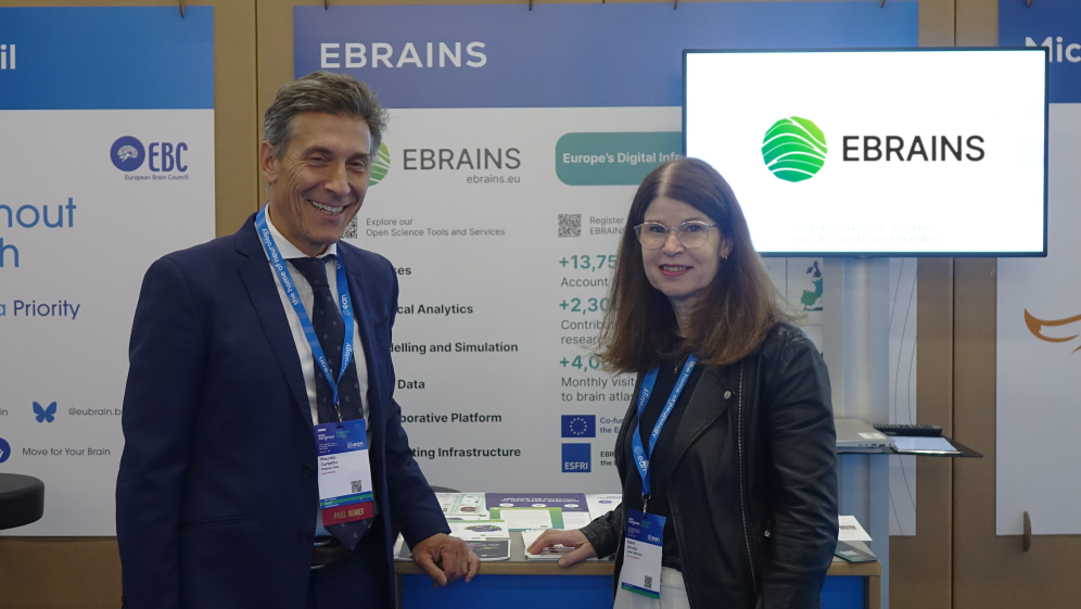 Prof. Maurizio Corbetta and Prof. Katrin Amunts at the EBRAINS booth hosted in the EAN Neurohood