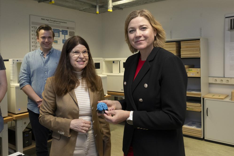 EU Commission Vice President Henna Virkkunen with EBRAINS Joint-CEO Prof. Katrin Amunts